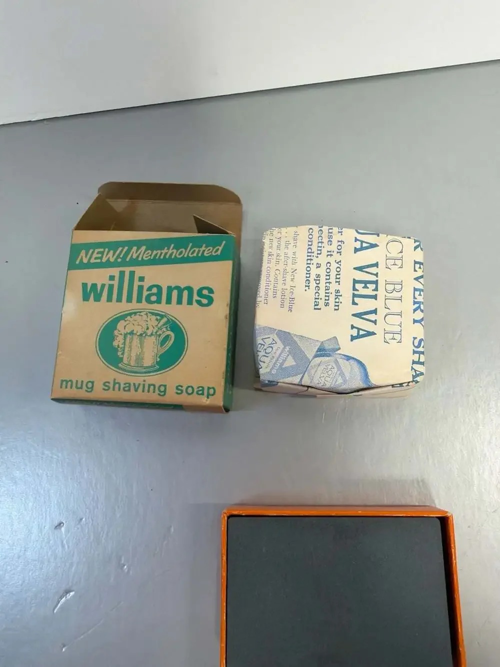 Vintage Williams Mentholated Mug Shaving Soap 1.75oz & Carborundum 104 Razor Hon